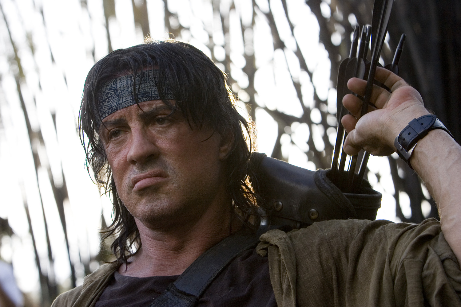 Rambo 5 | Sylvester Stallone mostra seu arsenal em nova foto dos bastidores