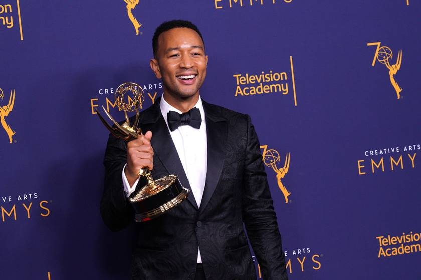 John Legend é o primeiro artista negro a ganhar um Emmy, Grammy, Oscar e Tony