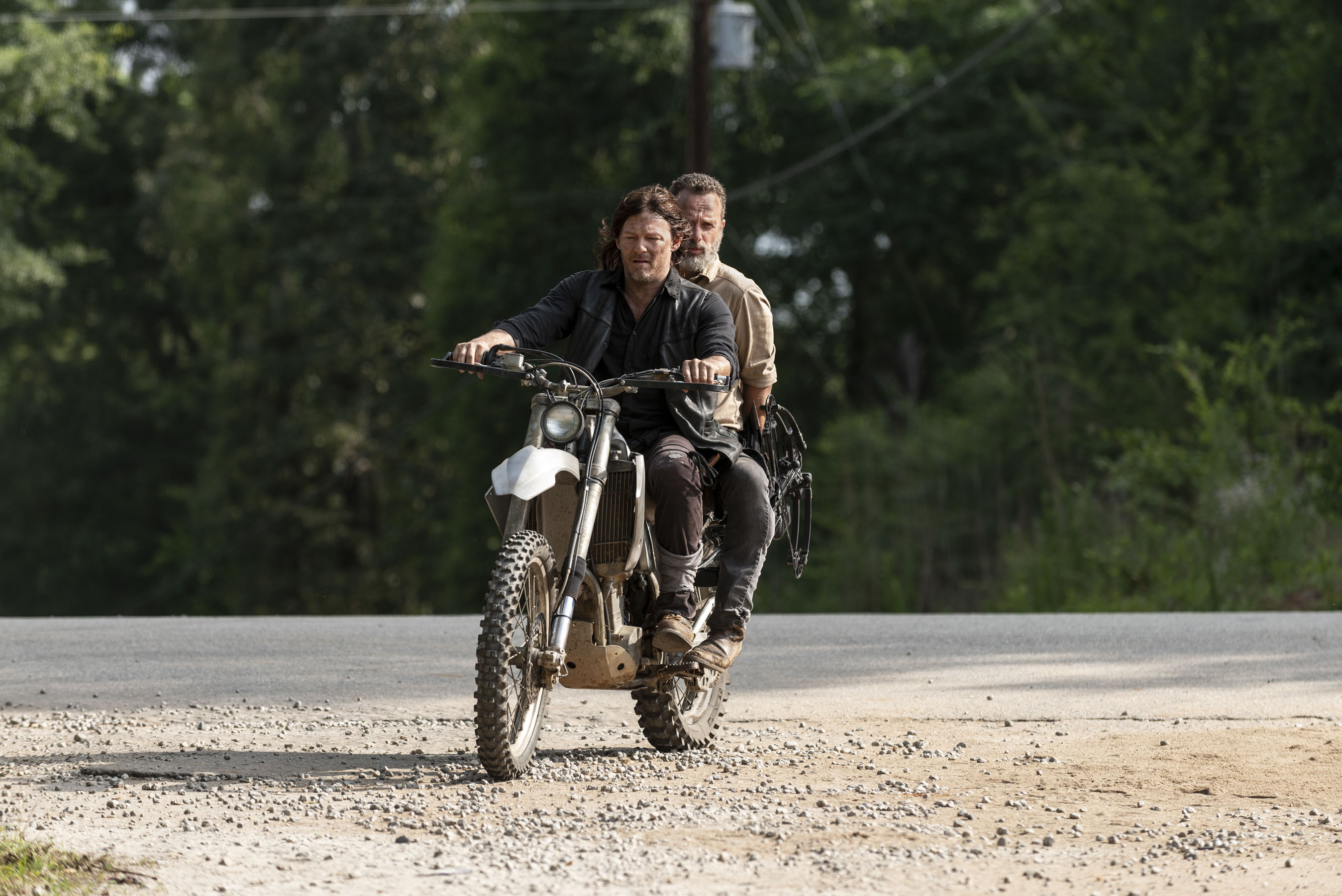 Andrew Lincoln as Rick Grimes, Norman Reedus as Daryl Dixon; group - The Walking Dead _ Season 9, Episode 4 - Photo Credit: Gene Page/AMC
