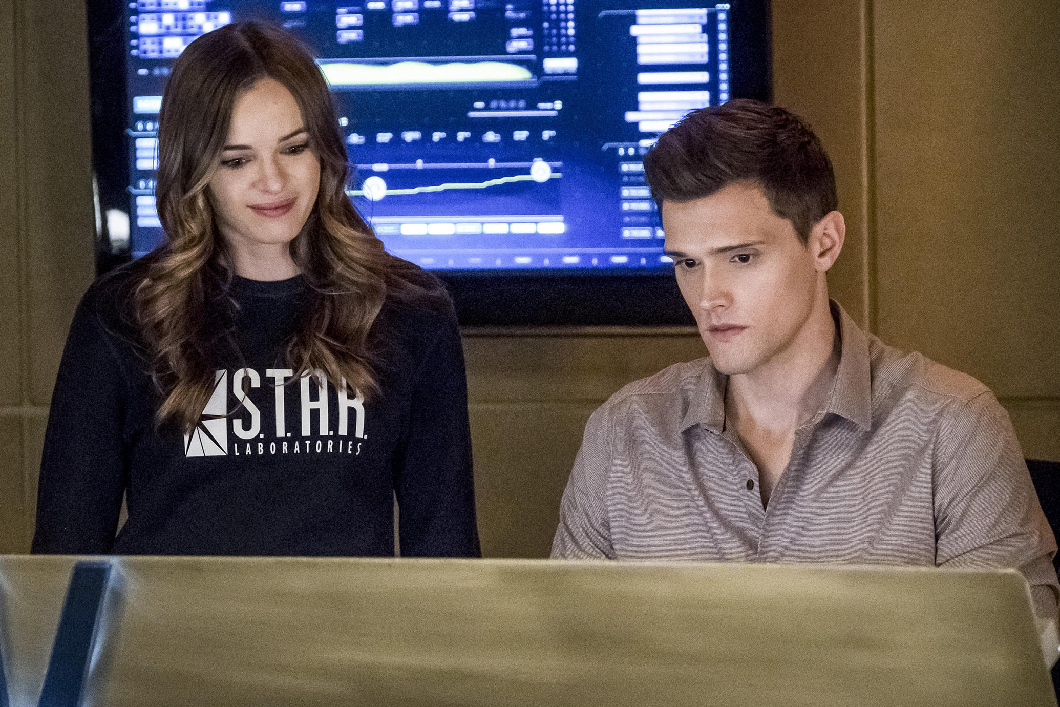 The Flash -- "Run, Iris, Run" -- Image Number: FLA416b_0148b.jpg -- Pictured (L-R): Danielle Panabaker as Caitlin Snow and Hartley Sawyer as Dibney -- Photo: Katie Yu/The CW -- ÃÂ© 2018 The CW Network, LLC. All rights reserved