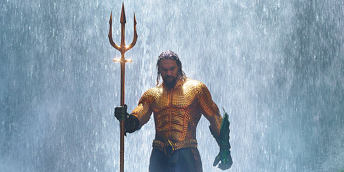 Aquaman | Jason Momoa aparece com uniforme clássico e tridente do herói em divulgação de evento