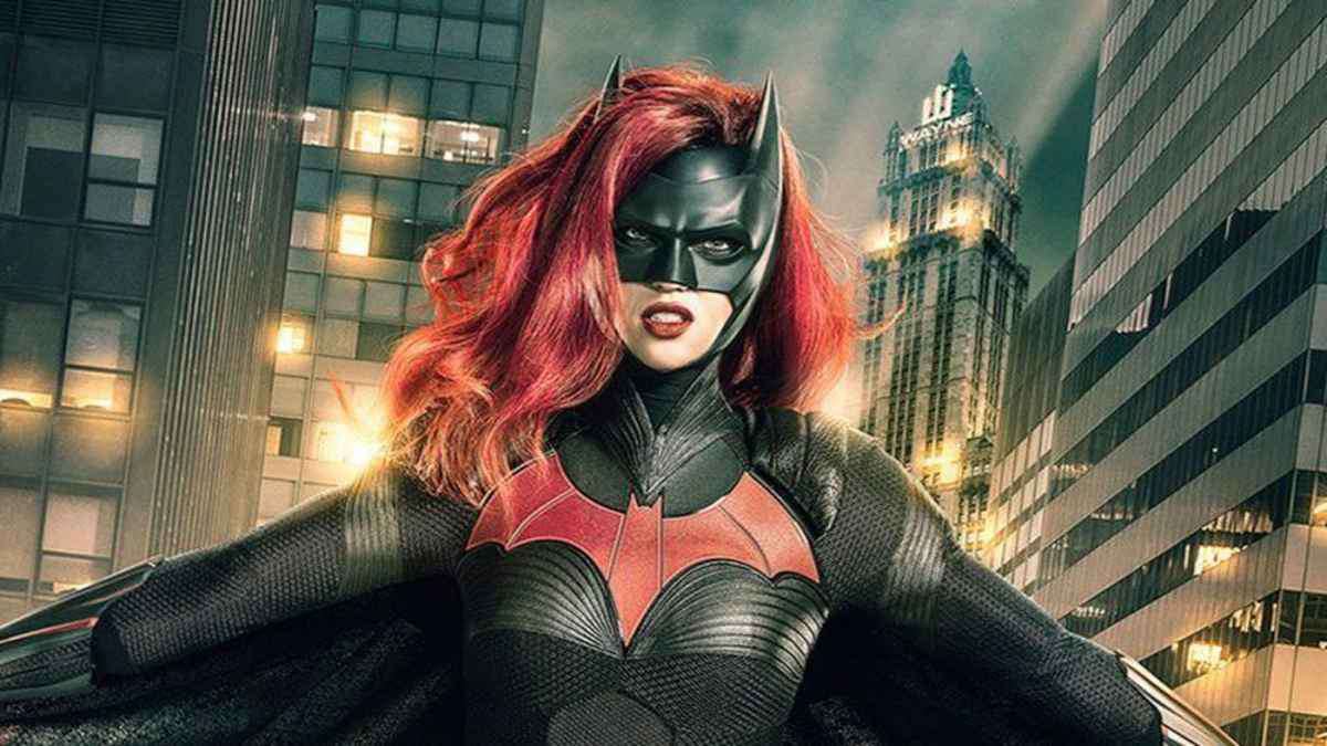 Batwoman atende ao bat-sinal em novo pôster da série