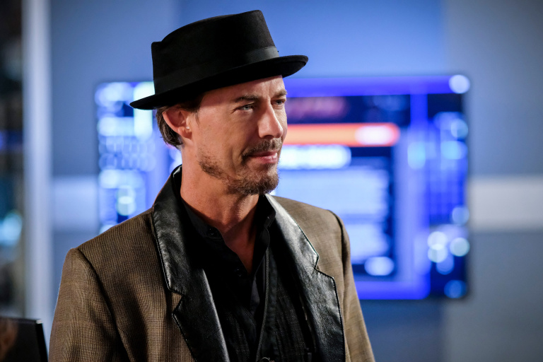 The Flash -- "The Death of Vibe" -- Image Number: FLA503a_0052b.jpg -- Pictured: Tom Cavanagh as Sherloque Wells -- Photo: Robert Falconer/The CW -- ÃÂ© 2018 The CW Network, LLC. All rights reserved