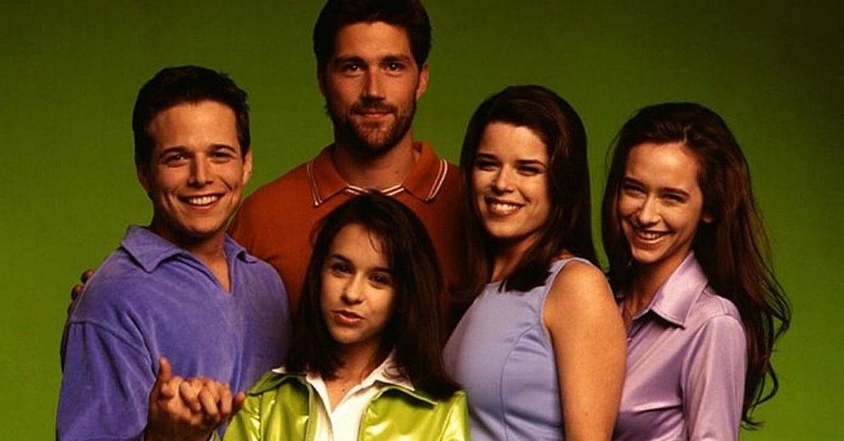 O Quinteto | Freeform anuncia o elenco para reboot da série dos anos 90