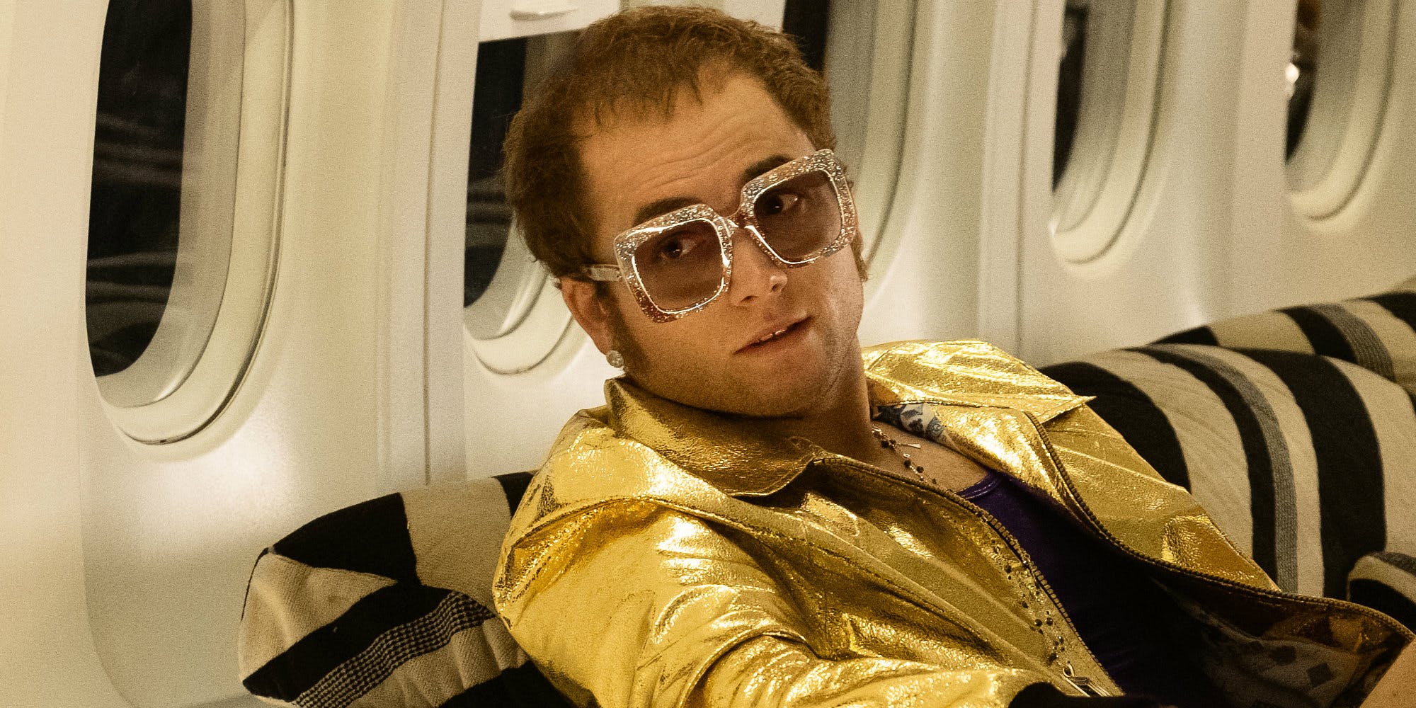 Rocketman | Taron Egerton canta e toca piano em novas imagens da biografia de Elton John