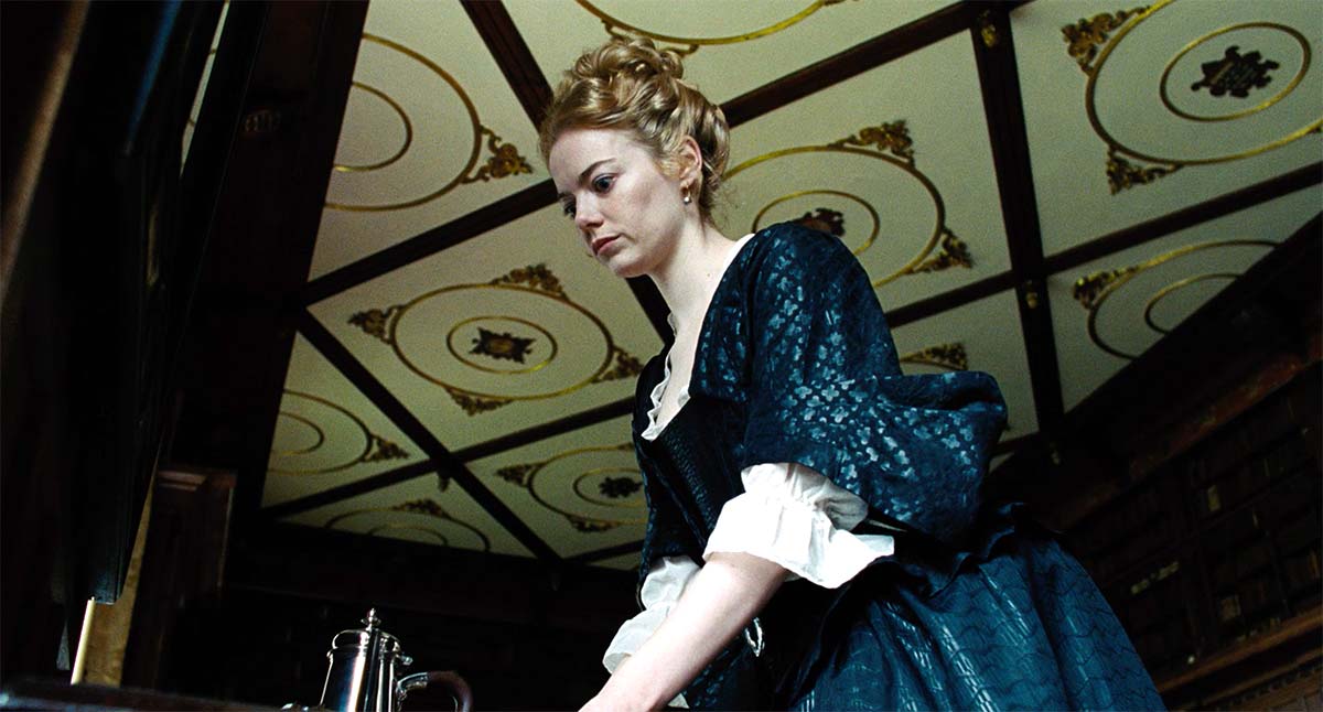 A Favorita | Emma Stone elogia o design da produção: “Foi o meu aspecto preferido do filme”
