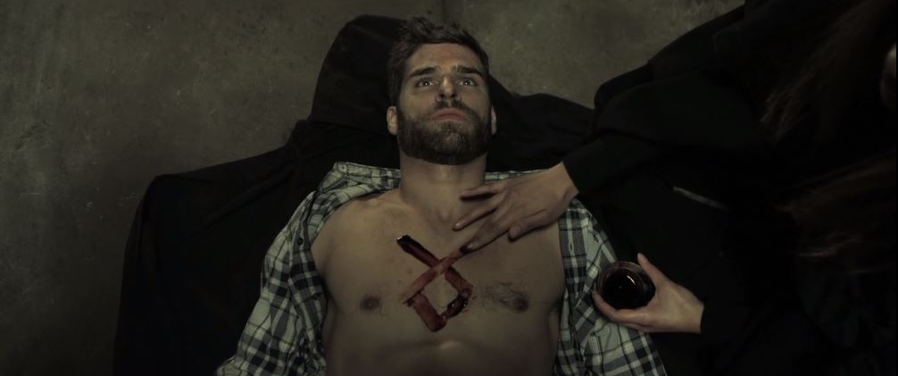 Blood Bound | Trailer oficial do filme de terror traz sacrifícios humanos e muito sangue