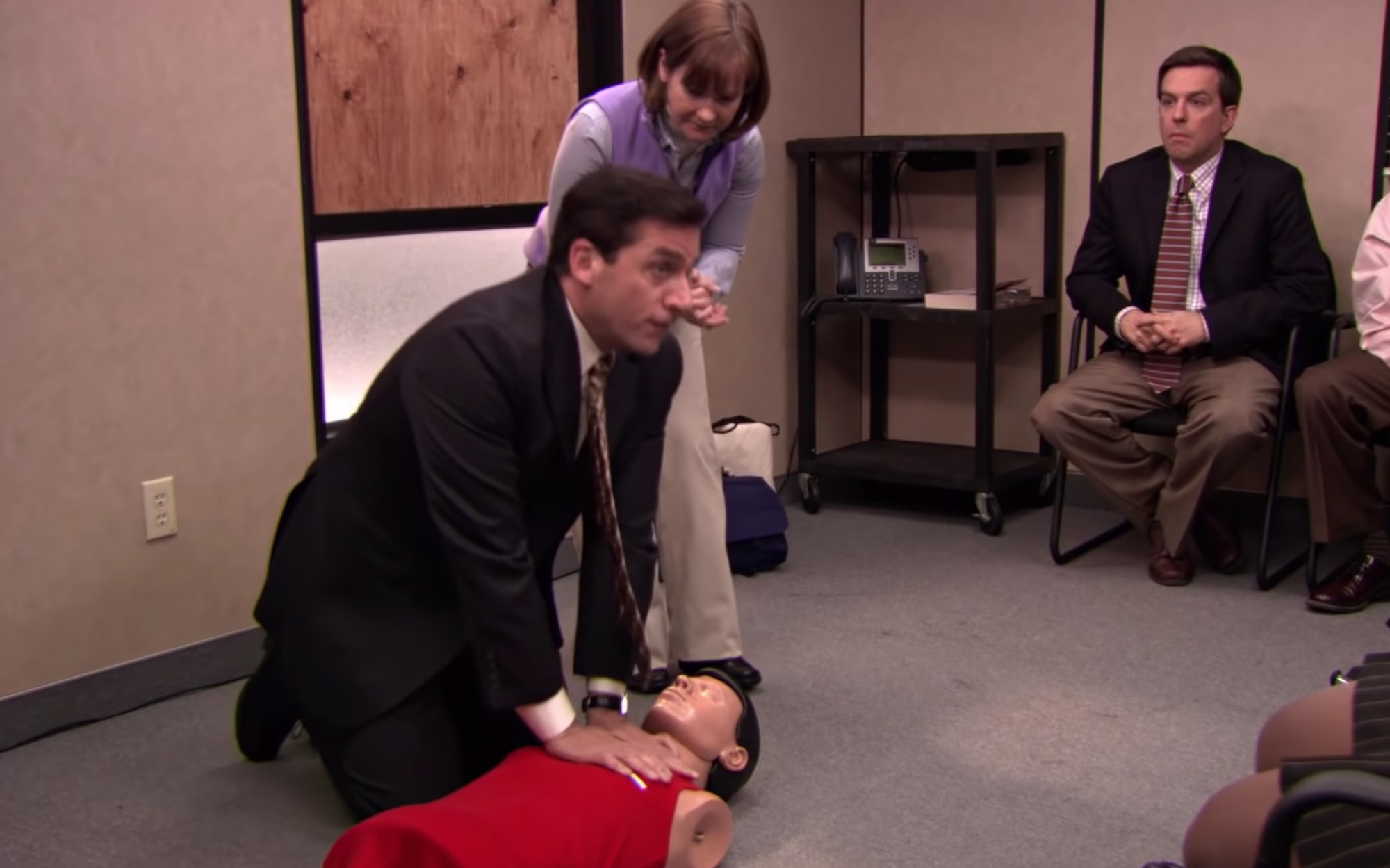 The Office | Homem usa técnica de socorro que aprendeu na série de TV para salvar mulher nos EUA