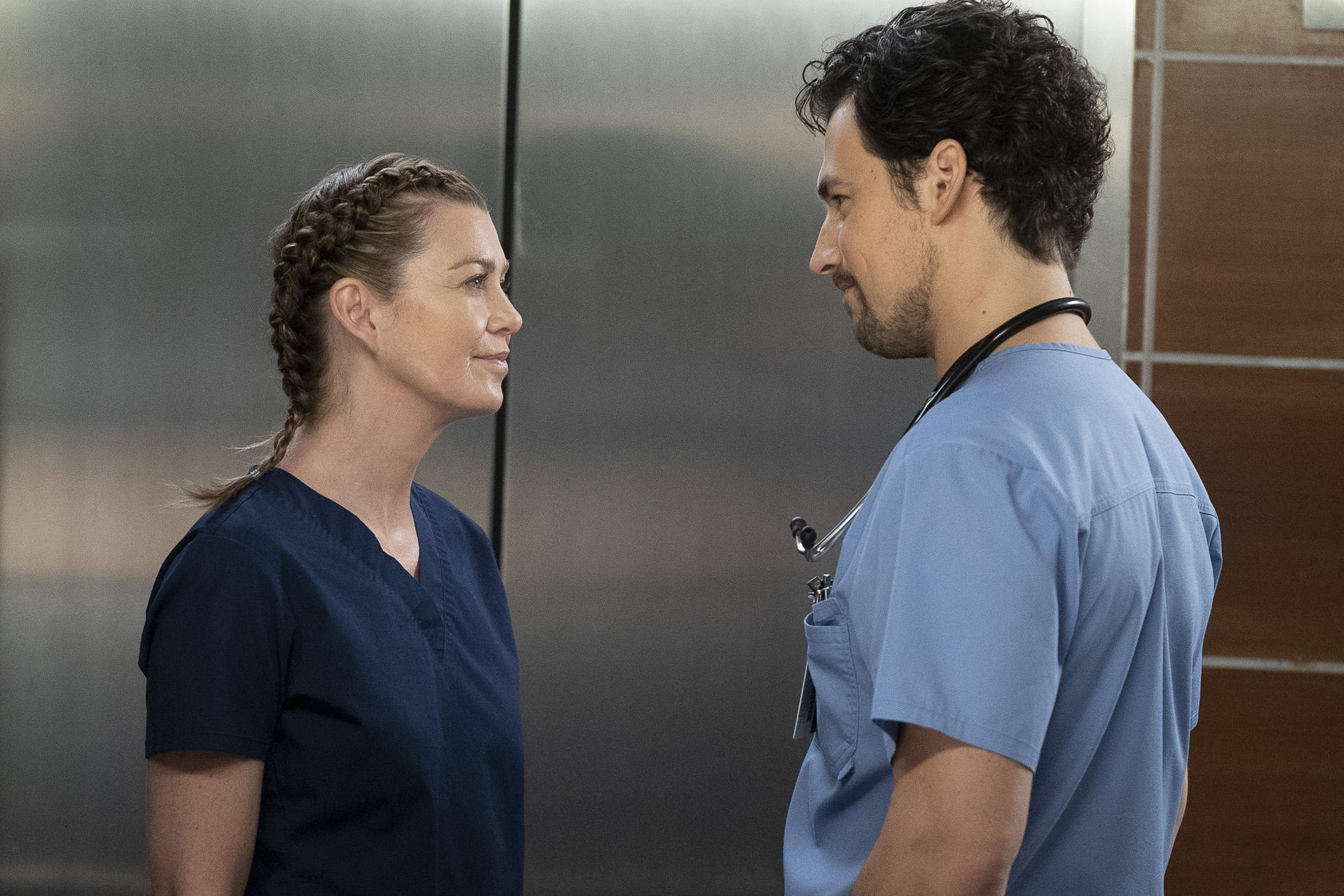 Grey’s Anatomy | Fãs são cruéis com novo romance de Meredith, diz showrunner