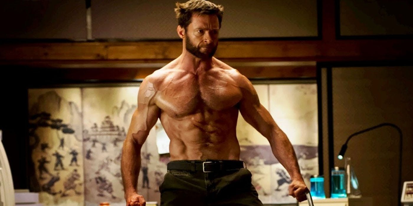 Hugh Jackman, o Wolverine, aparece com traje dos Vingadores; veja