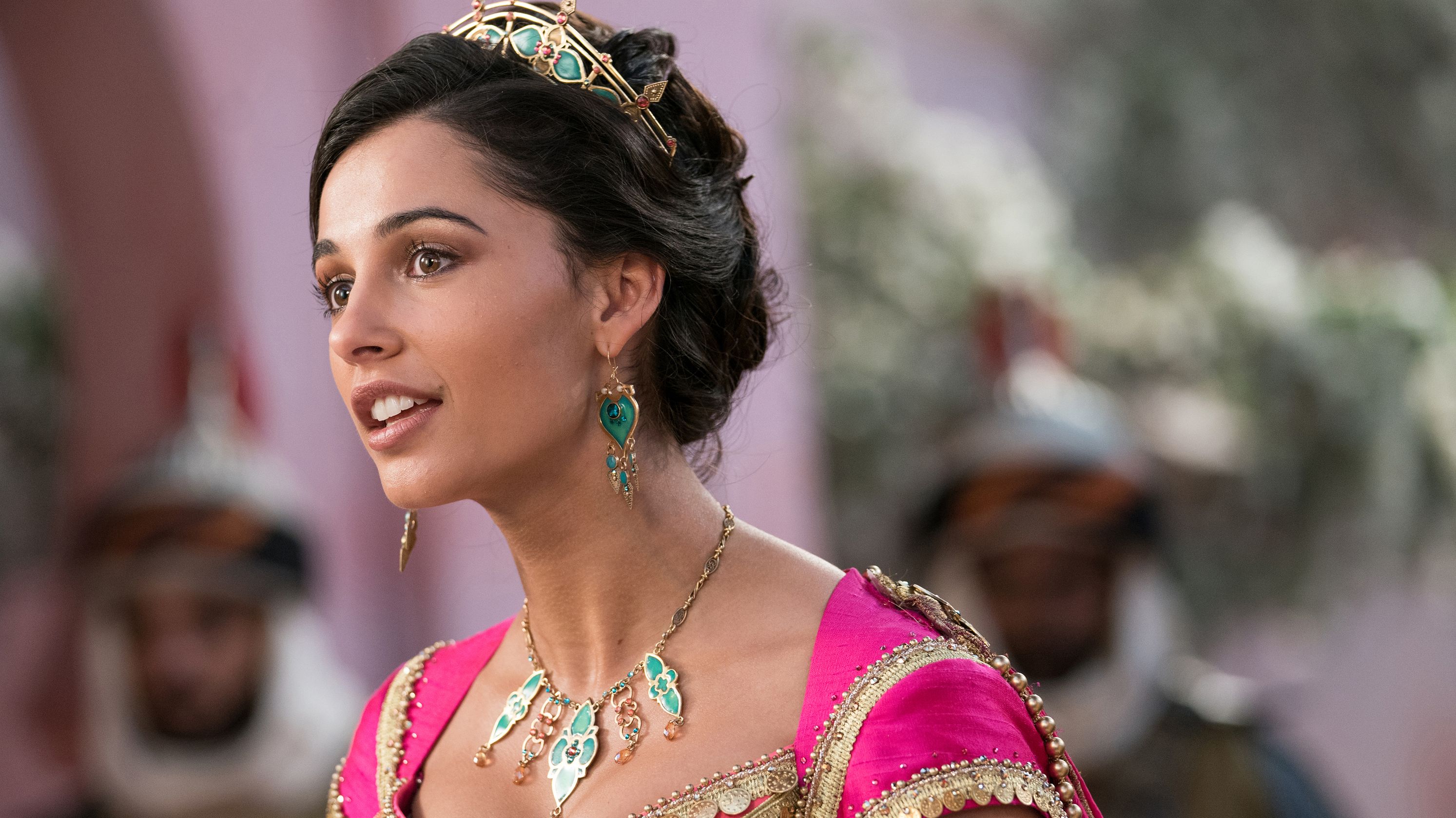 Novas fotos de Aladdin detalham figurino de Jasmine
