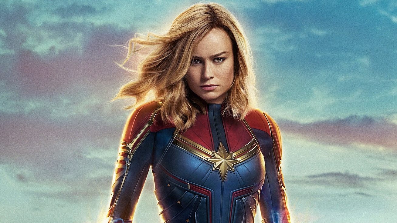 Brie Larson, a Capitã Marvel, muda visual e está mais linda que nunca