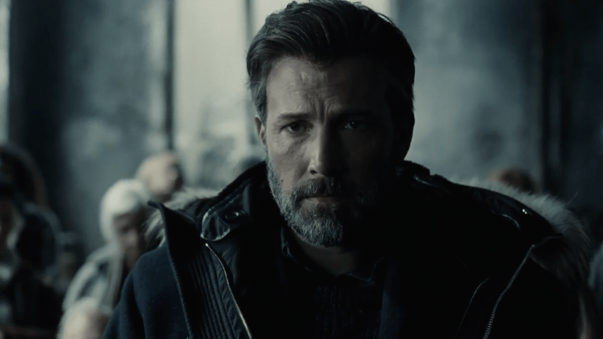 Liga da Justiça | Zack Snyder revela imagem inédita de Bruce Wayne procurando Aquaman