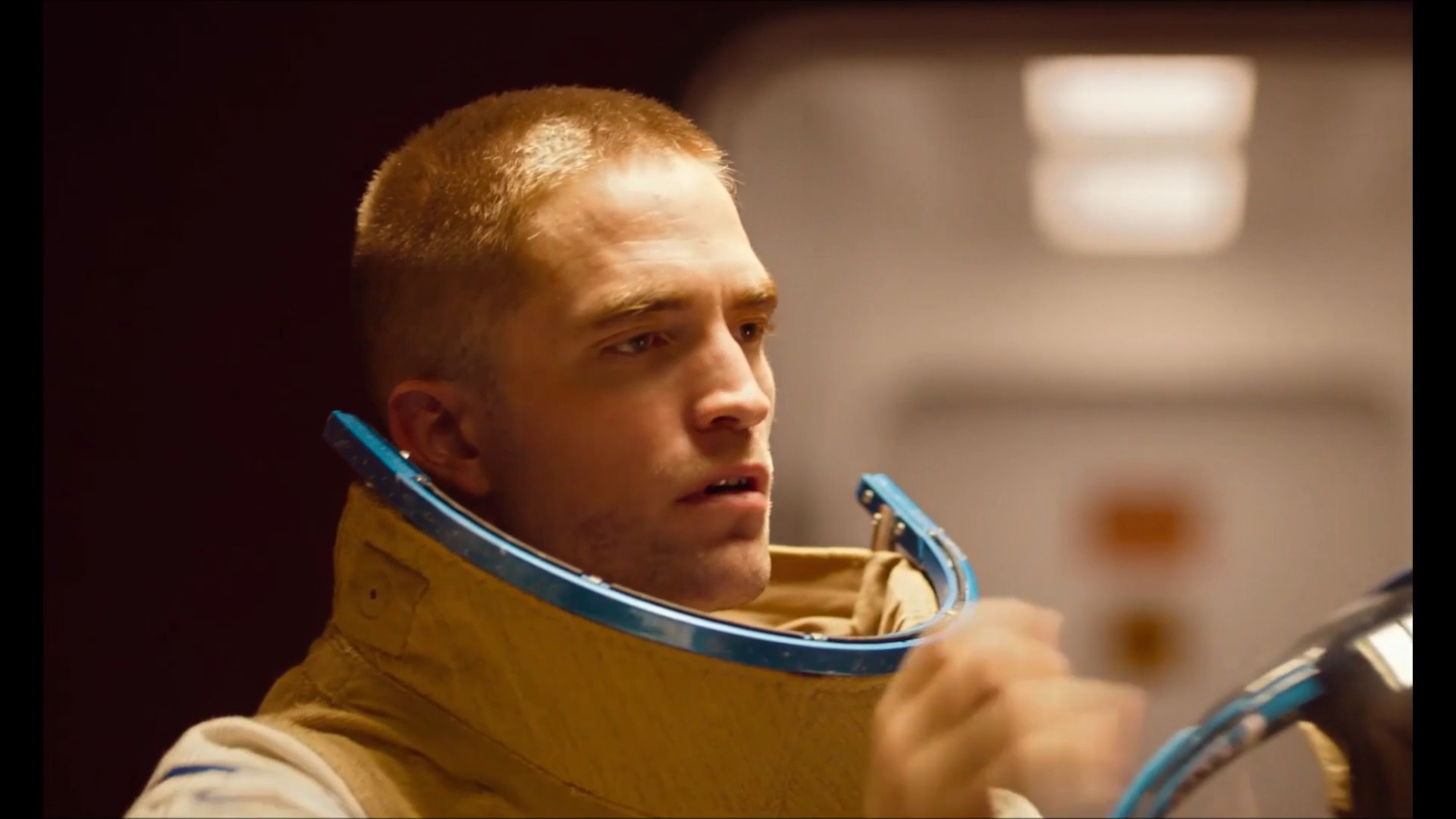 High Life | Robert Pattinson solta a voz em música do filme