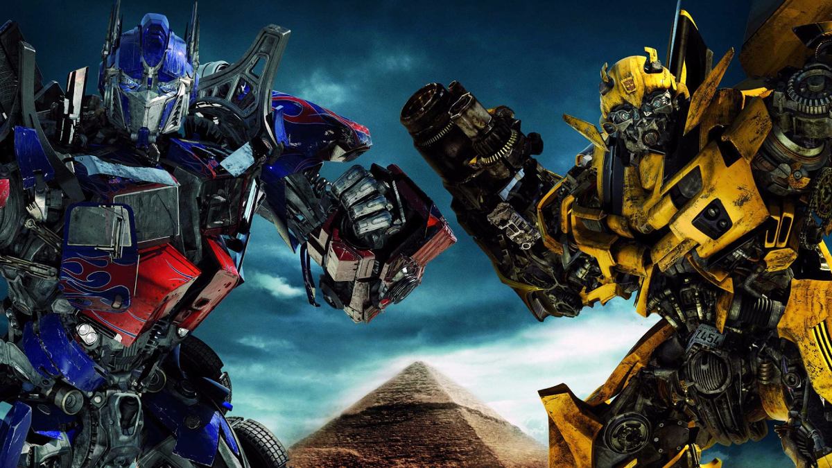 Transformers | Futuro da franquia deve contar com romance entre robôs