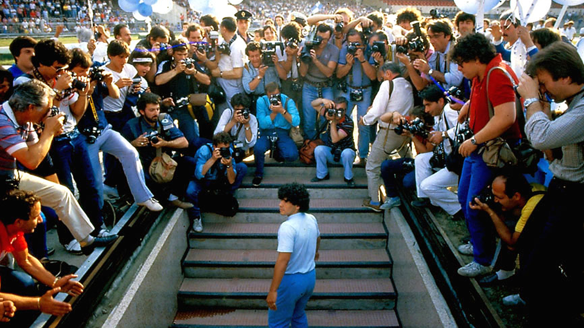 Diego Maradona causa tumulto em cena de documentário sobre sua carreira
