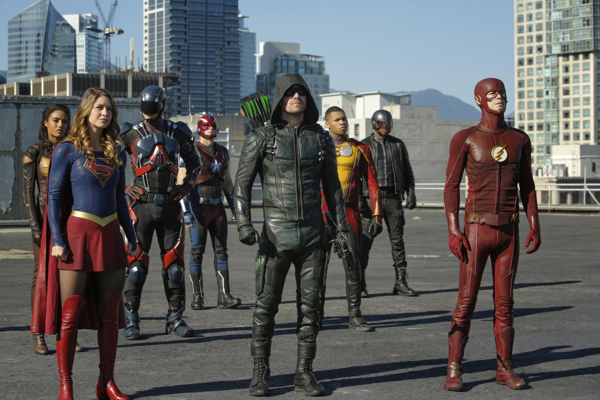 DC's Legends of Tomorrow --"Invasion!"-- Image LGN207a_0021.jpg -- Pictured (L-R): Maisie Richardson- Sellers as Amaya Jiwe/Vixen, Melissa Benoist as Kara/Supergirl, Brandon Routh as Ray Palmer/Atom, Nick Zano as Nate Heywood/Steel, Stephen Amell as Green Arrow, Franz Drameh as Jefferson "Jax” Jackson, David Ramsey as John Diggle and Grant Gustin as The Flash -- Photo: Bettina Strauss/The CW -- © 2016 The CW Network, LLC. All Rights Reserved.