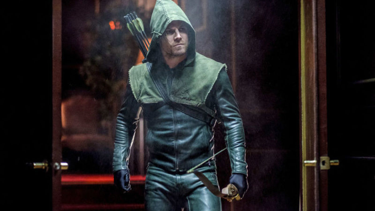Elenco de Arrow se despede dos fãs na Comic-Con; veja vídeo