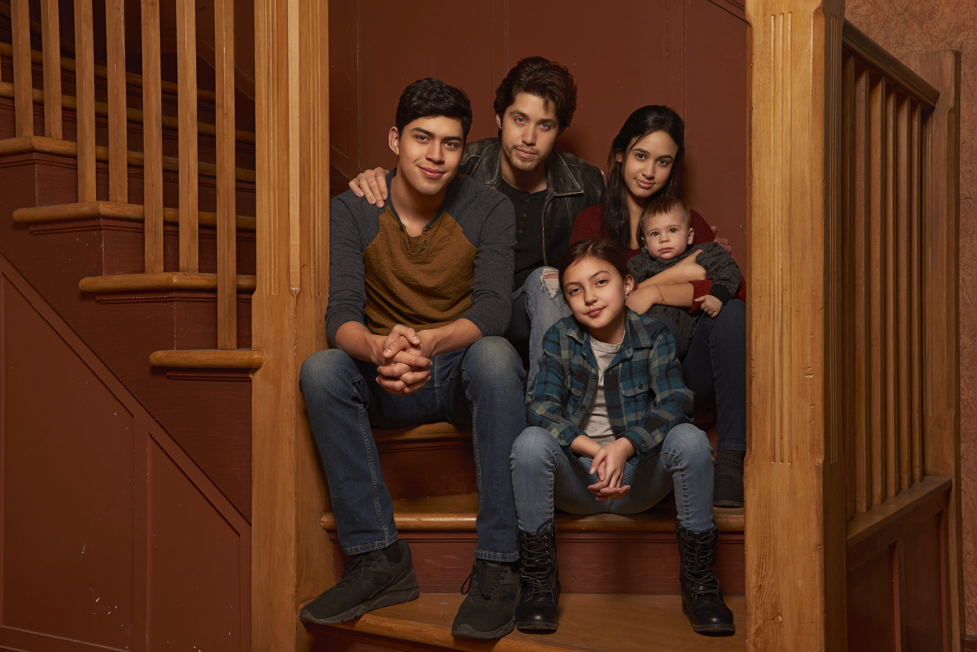 Família é separada no trailer de O Quinteto, reboot da série dos anos 1990