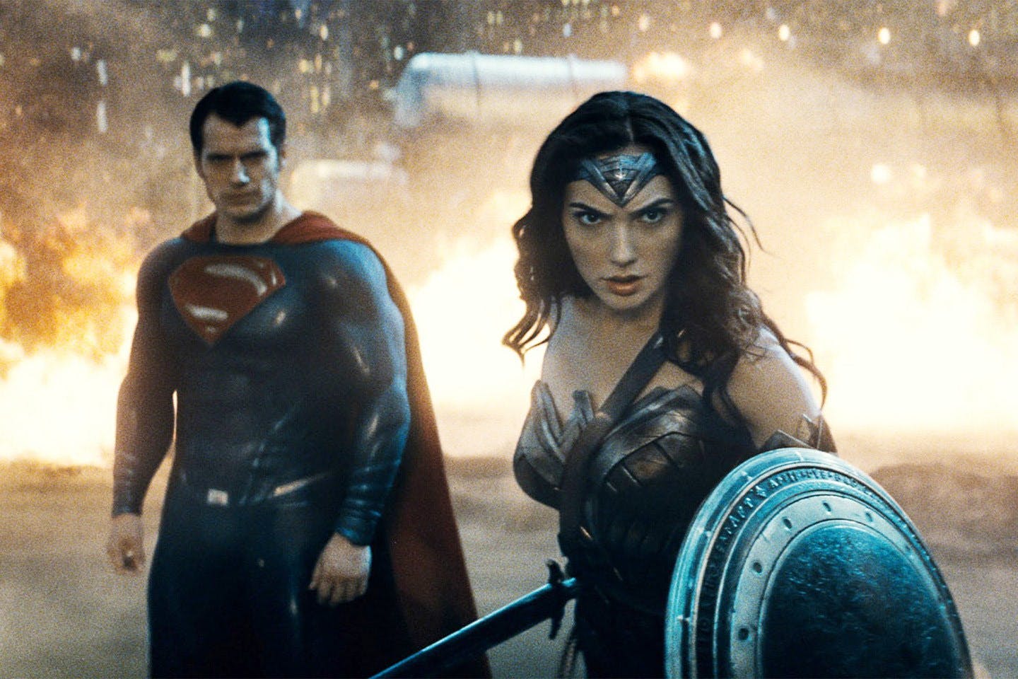 HQ da DC trará luta intensa entre Superman e Mulher-Maravilha