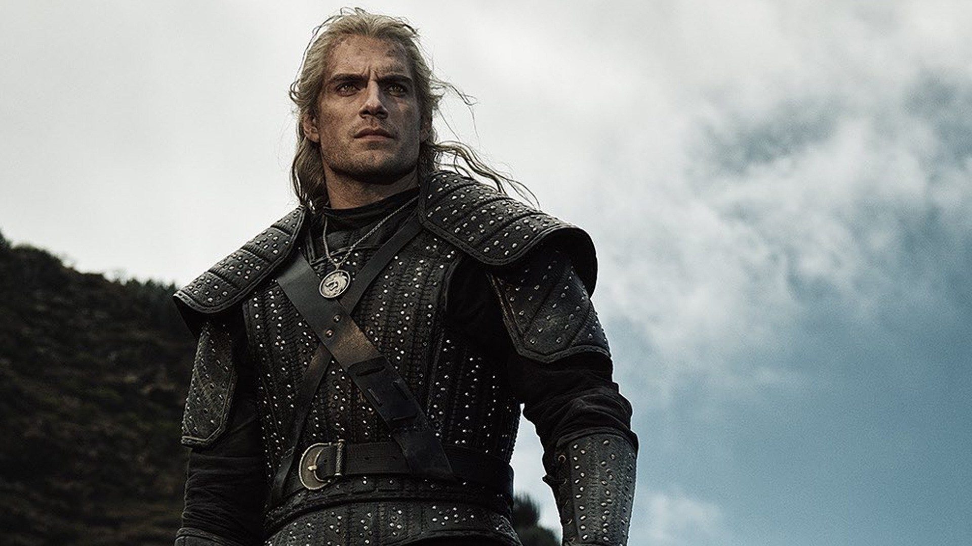 Showrunner de The Witcher diz que Henry Cavill é perfeito como Geralt