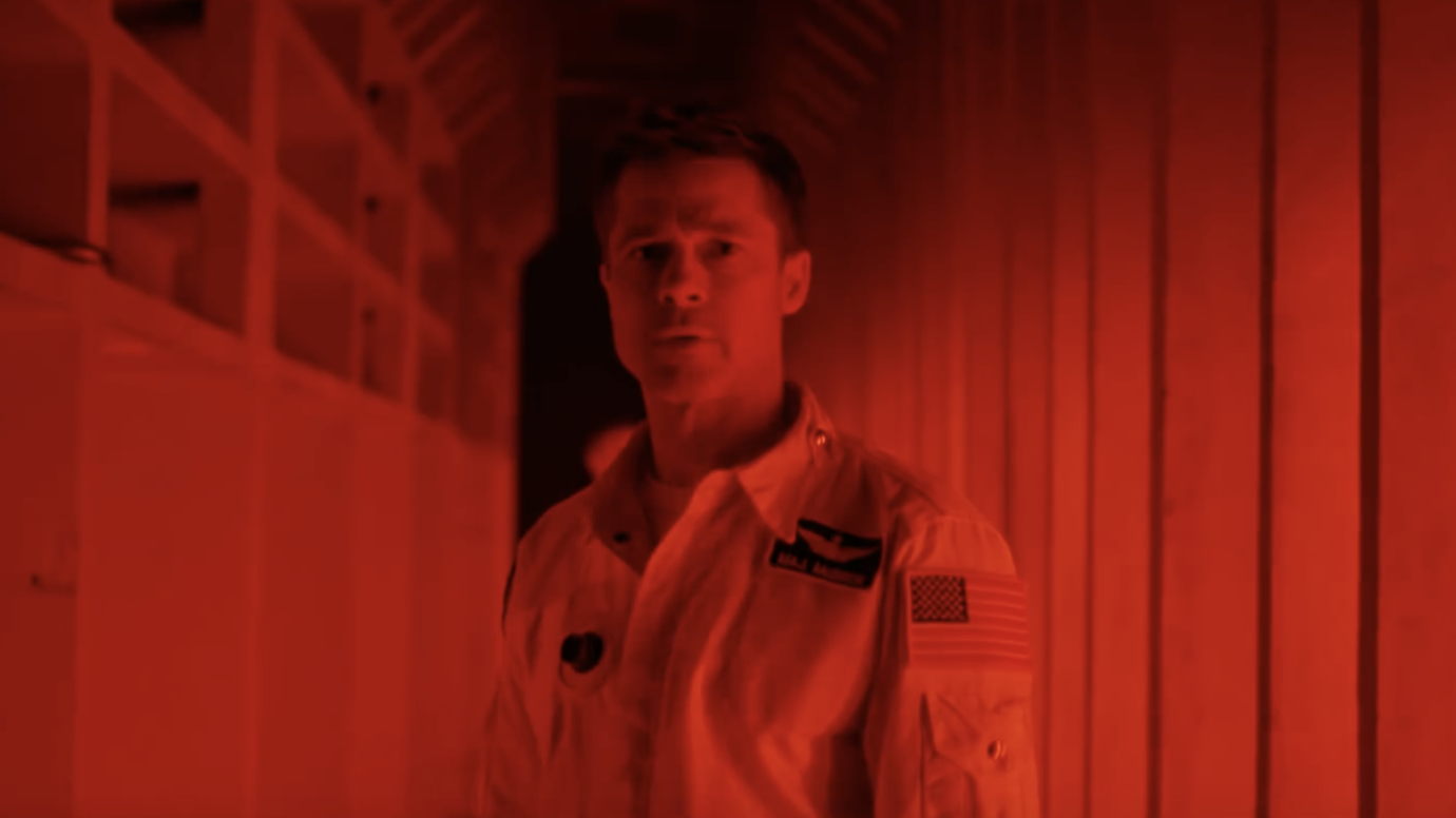 Brad Pitt vira astronauta em novo pôster de Ad Astra