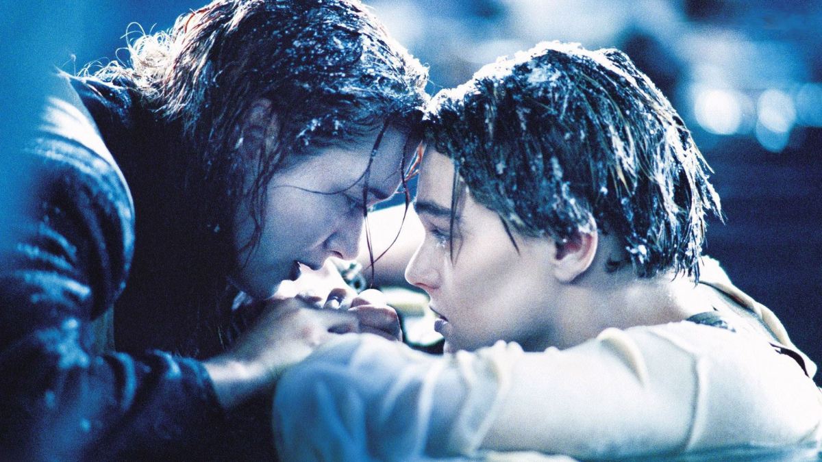 Brad Pitt e Margot Robbie zoam Leornardo DiCaprio por morte em Titanic