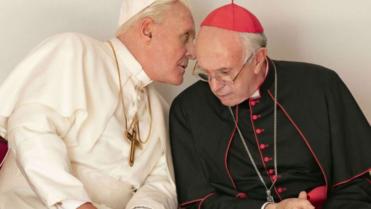 Anthony Hopkins e Jonathan Pryce lideram a Igreja no trailer de Dois Papas
