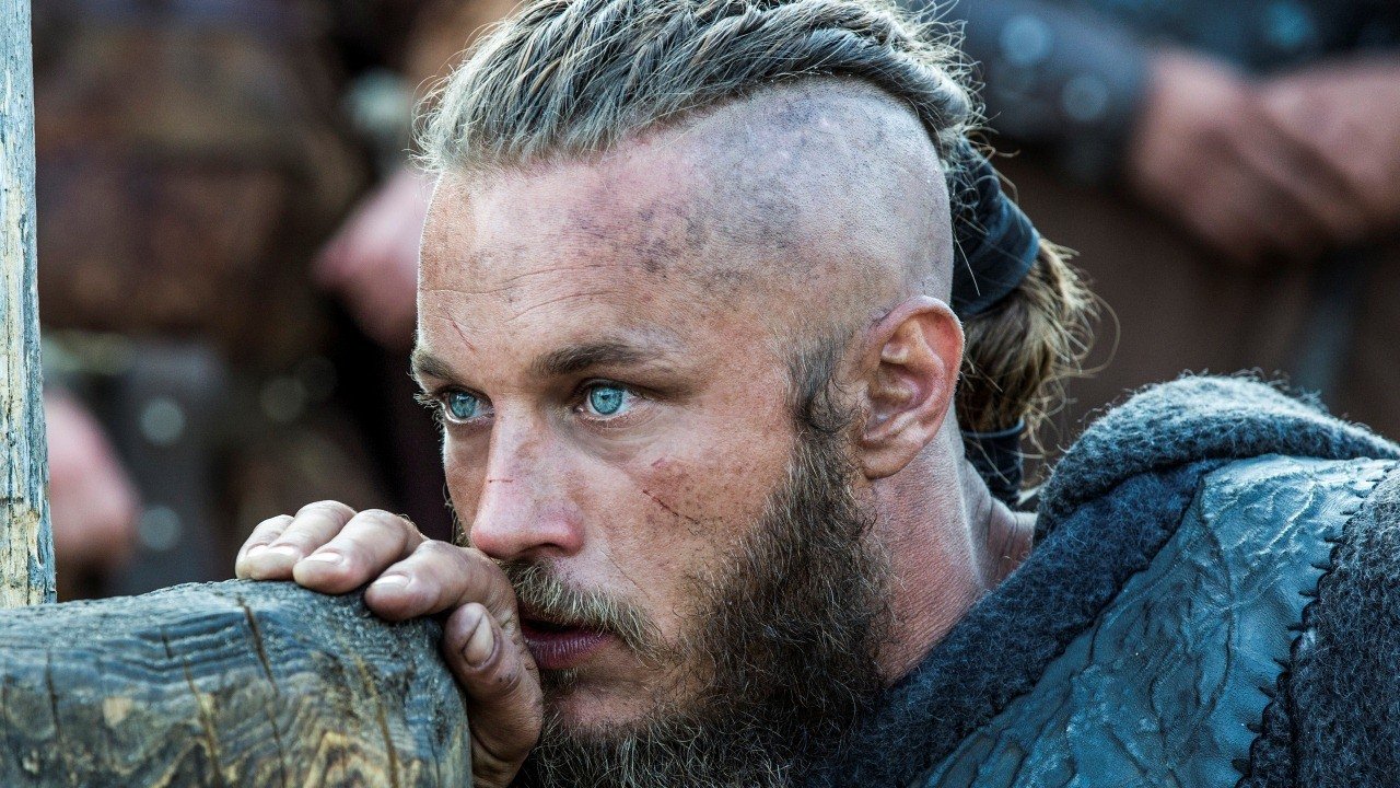 Criador de Vikings defende decisão polêmica envolvendo Ragnar