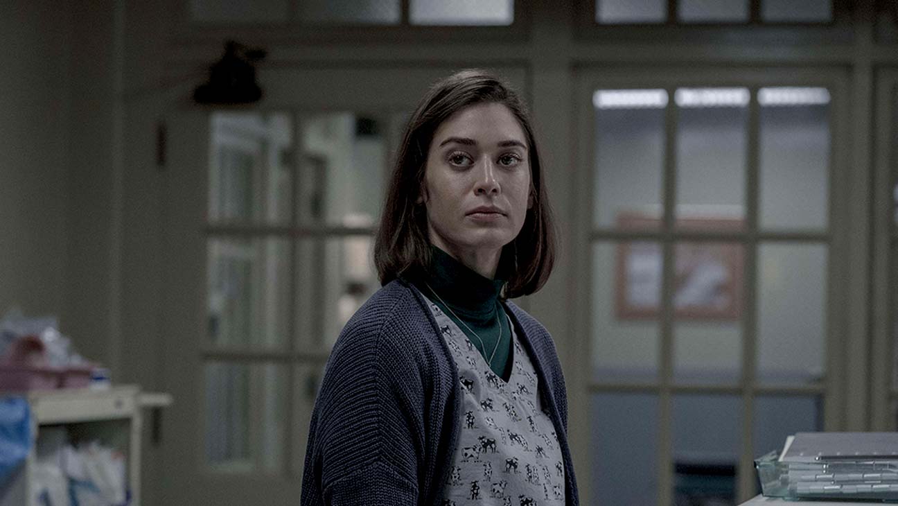 CASTLE ROCK  -- "Let The River Run" - Episode 201 -- A nurse gets waylaid in Castle Rock. Annie (Lizzy Caplan), shown. (Photo by: Dana Starbard/Hulu)