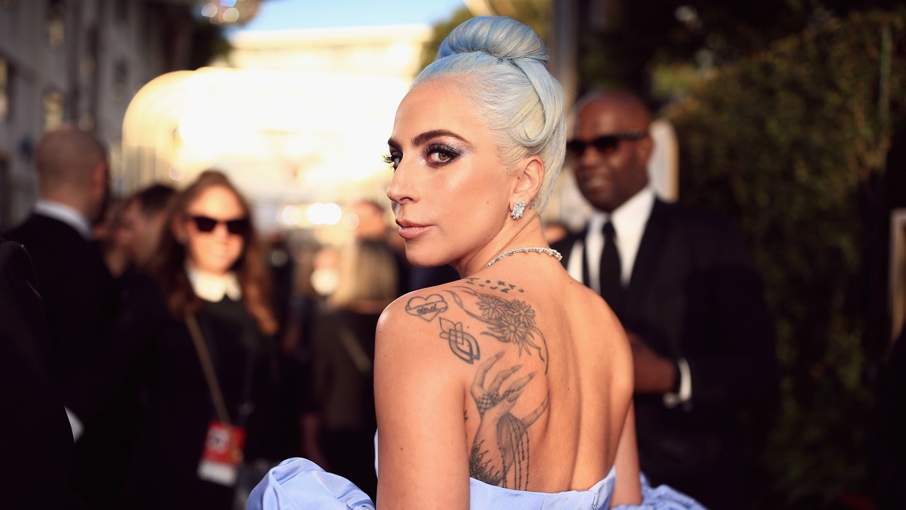 Lady Gaga quebra internet com visual sexy; veja