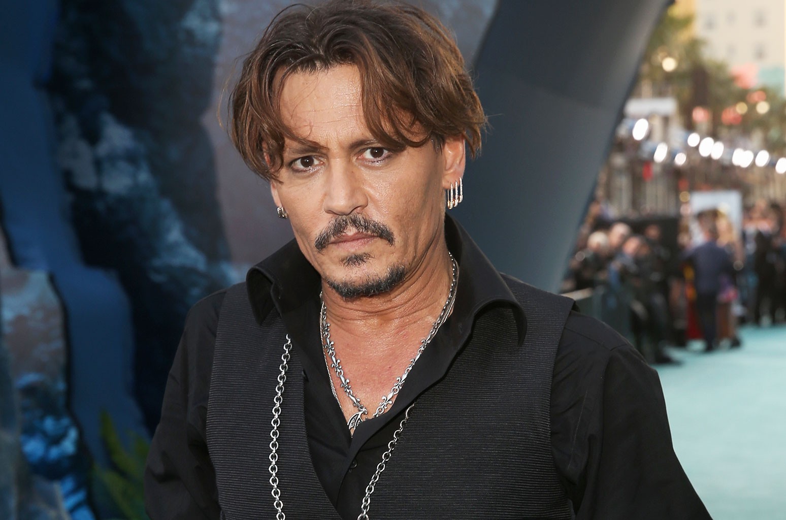 Com crise financeira, Johnny Depp toma atitude drástica, diz site
