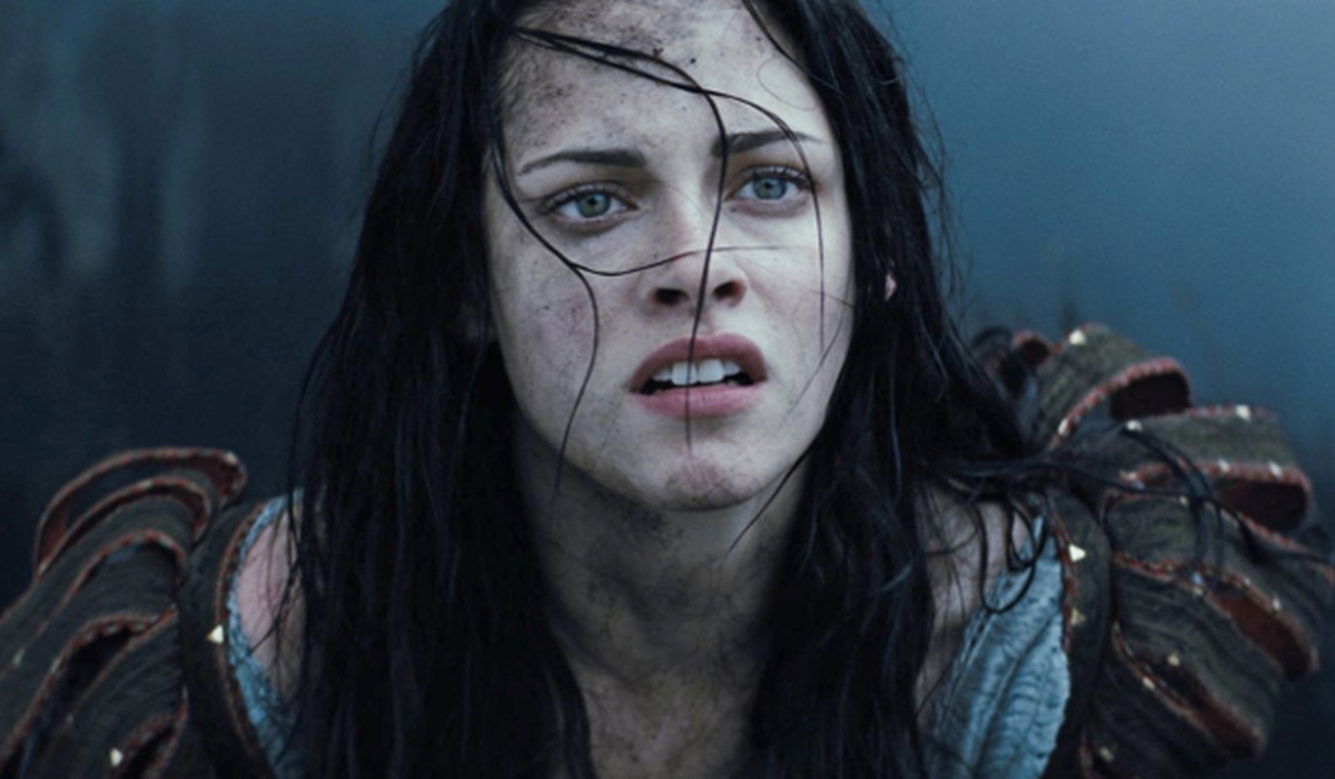 Kristen Stewart, de Crepúsculo, tem transformação chocante em filme
