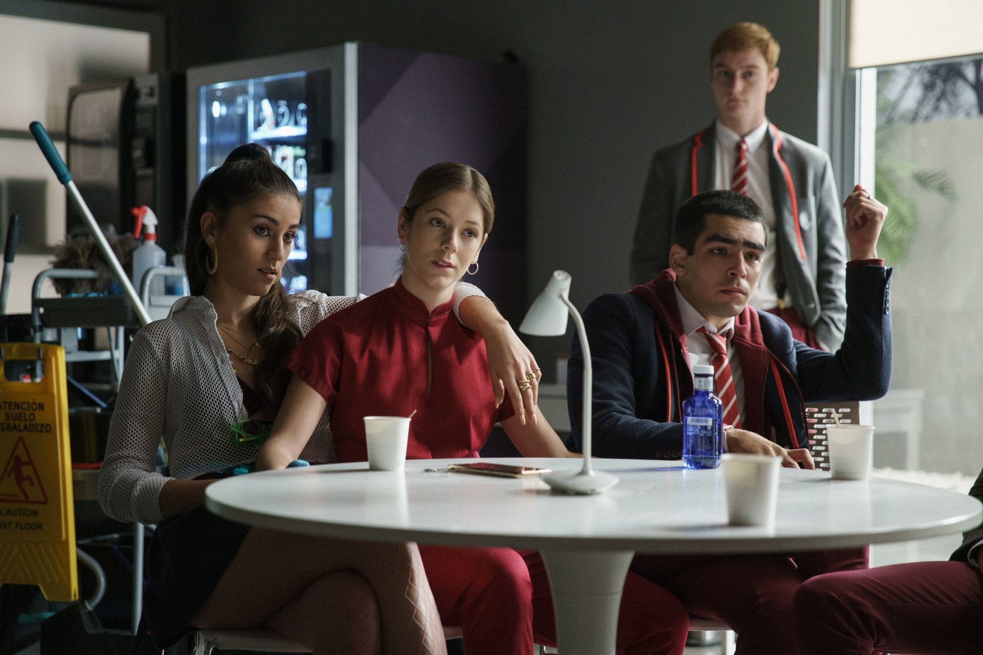 Elite: Relação de atores na vida real deixa final da 4ª temporada mais emocionante