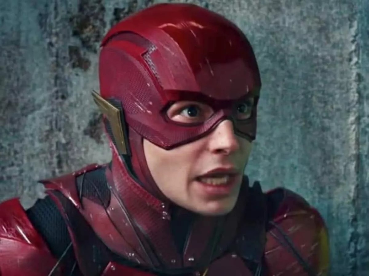 Ezra Miller interpreta o Flash nos filmes da DC