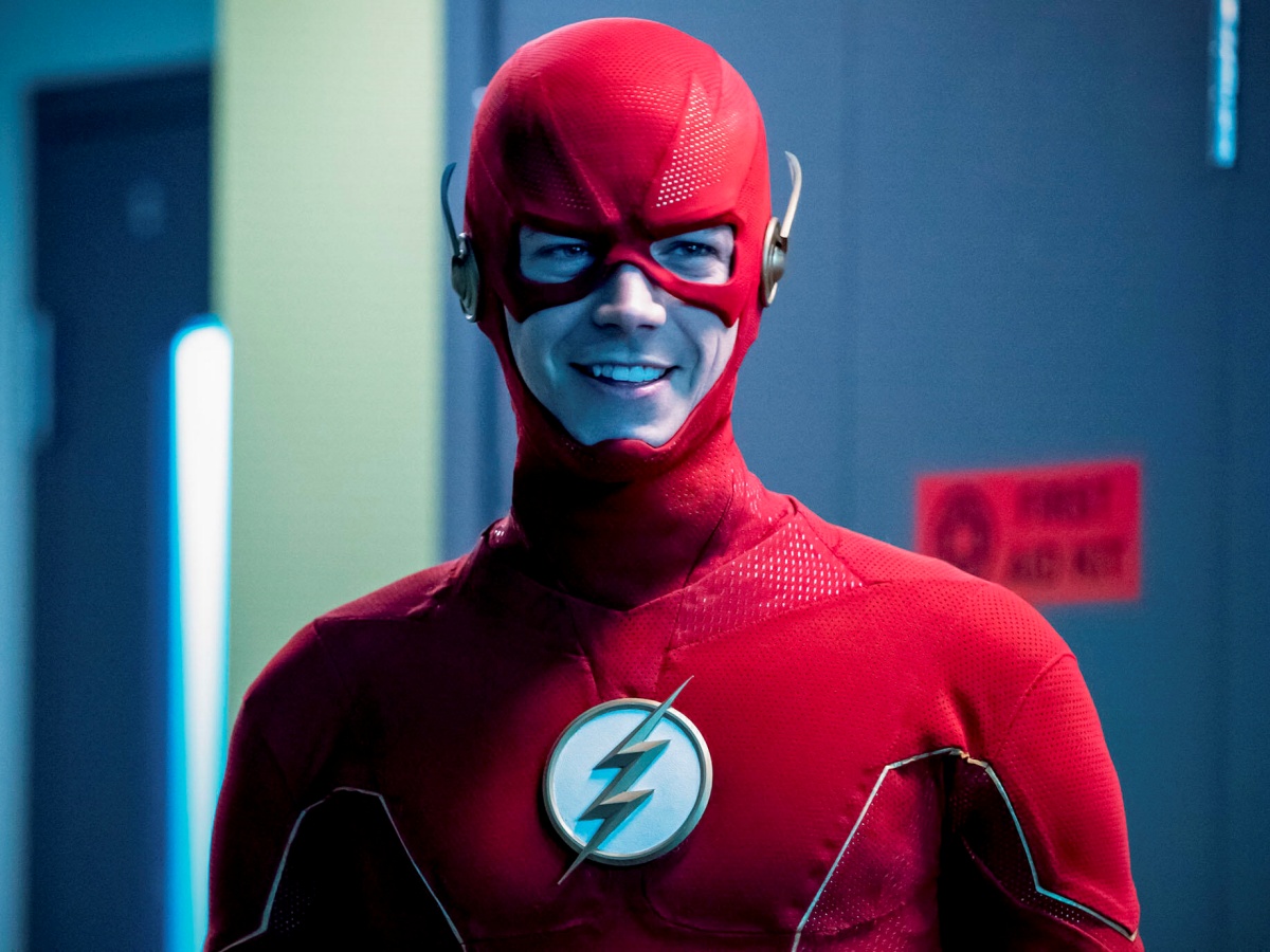 The Flash: Grant Gustin apresenta novo traje para 8ª temporada