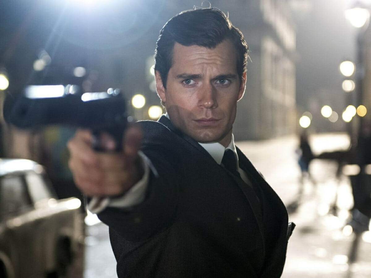Diretor afirma que Henry Cavill nasceu para ser o 007