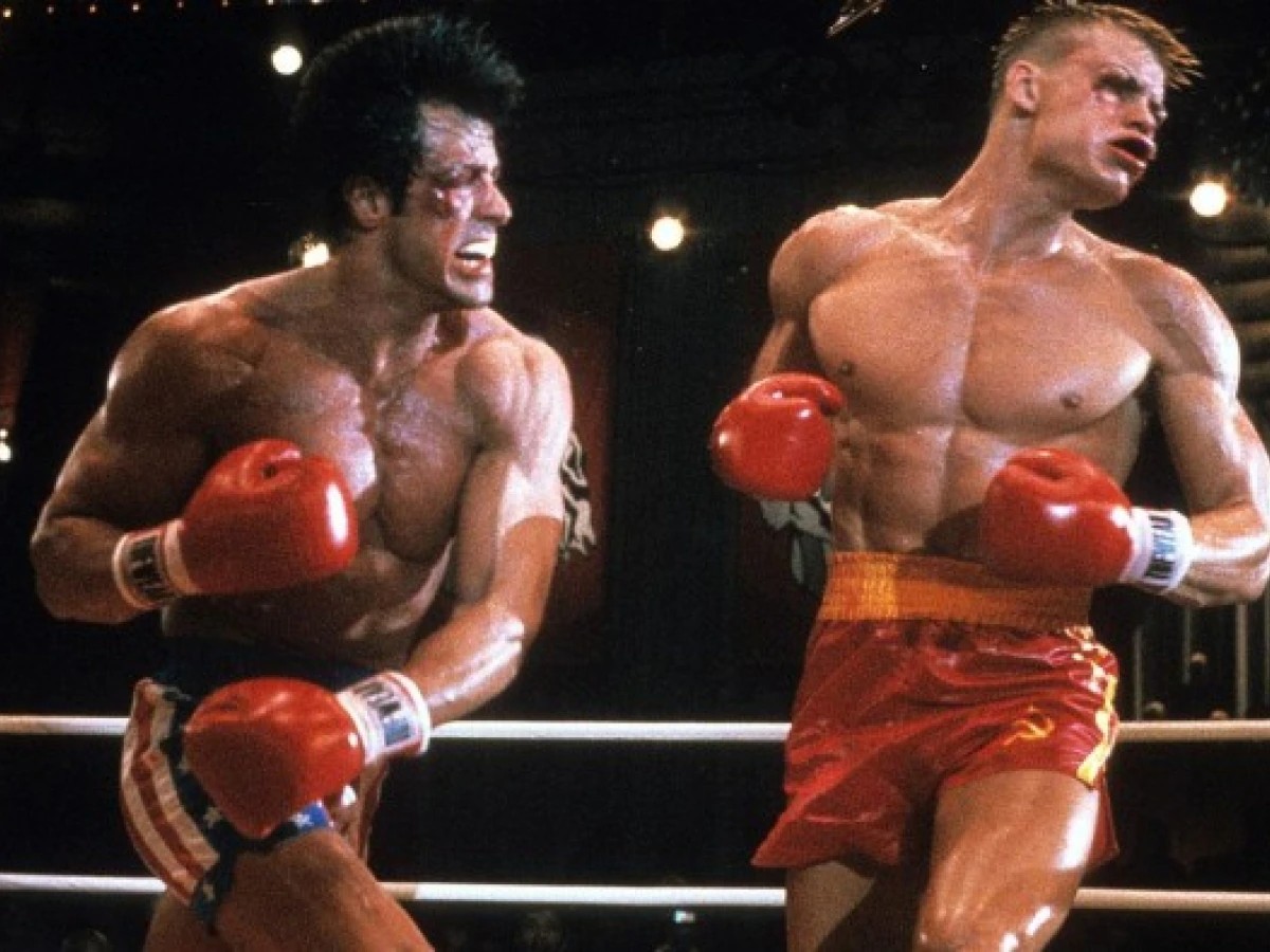 Encarando rival, Sylvester Stallone revela foto rara de Rocky 4