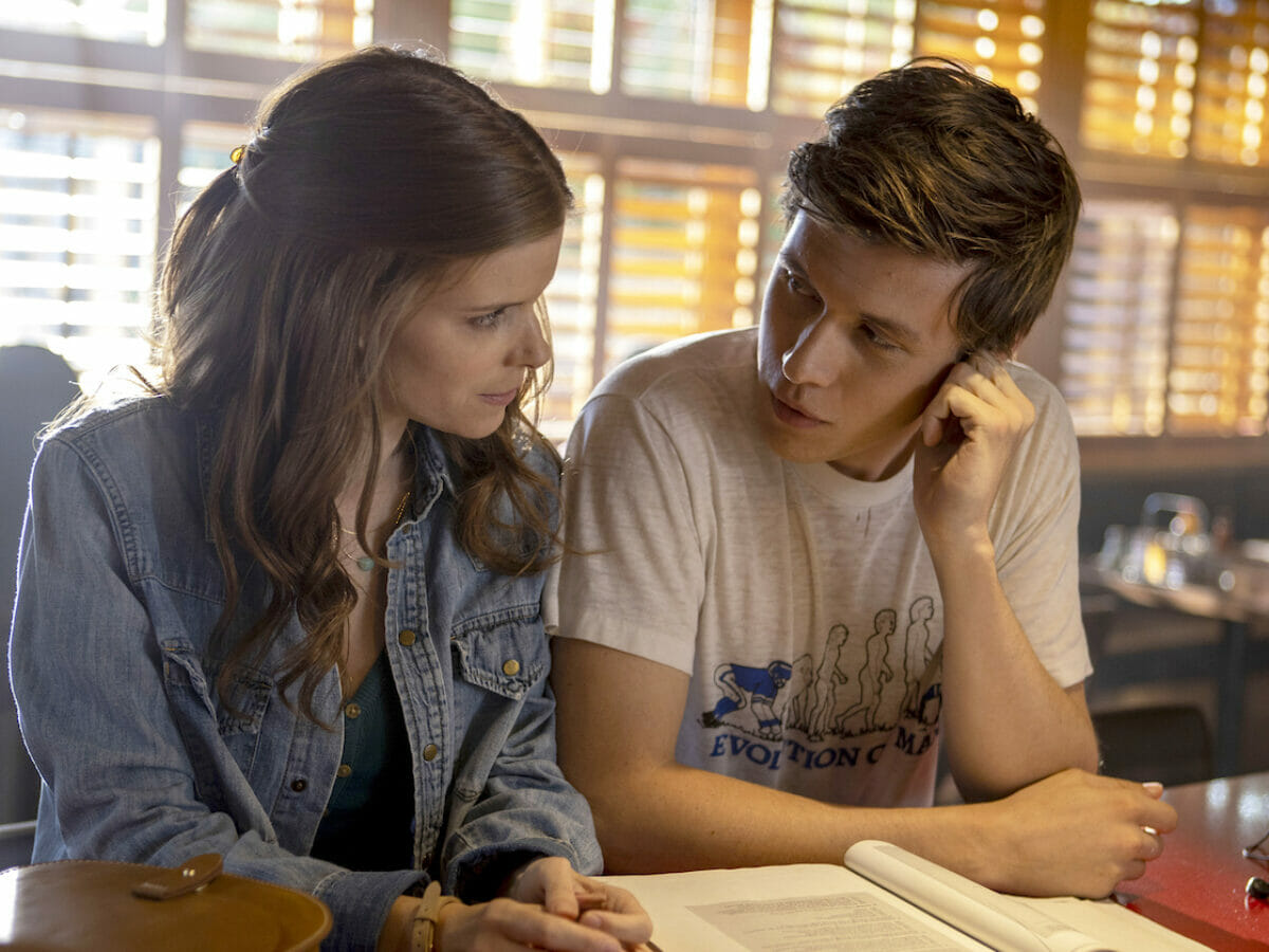 A TEACHER "Episode 1” (Airs Tuesday, November 10) - - Pictured: (l-r) Kate Mara as Claire Walker, Nick Robinson as Eric Walker. CR: Chris Large/FX
