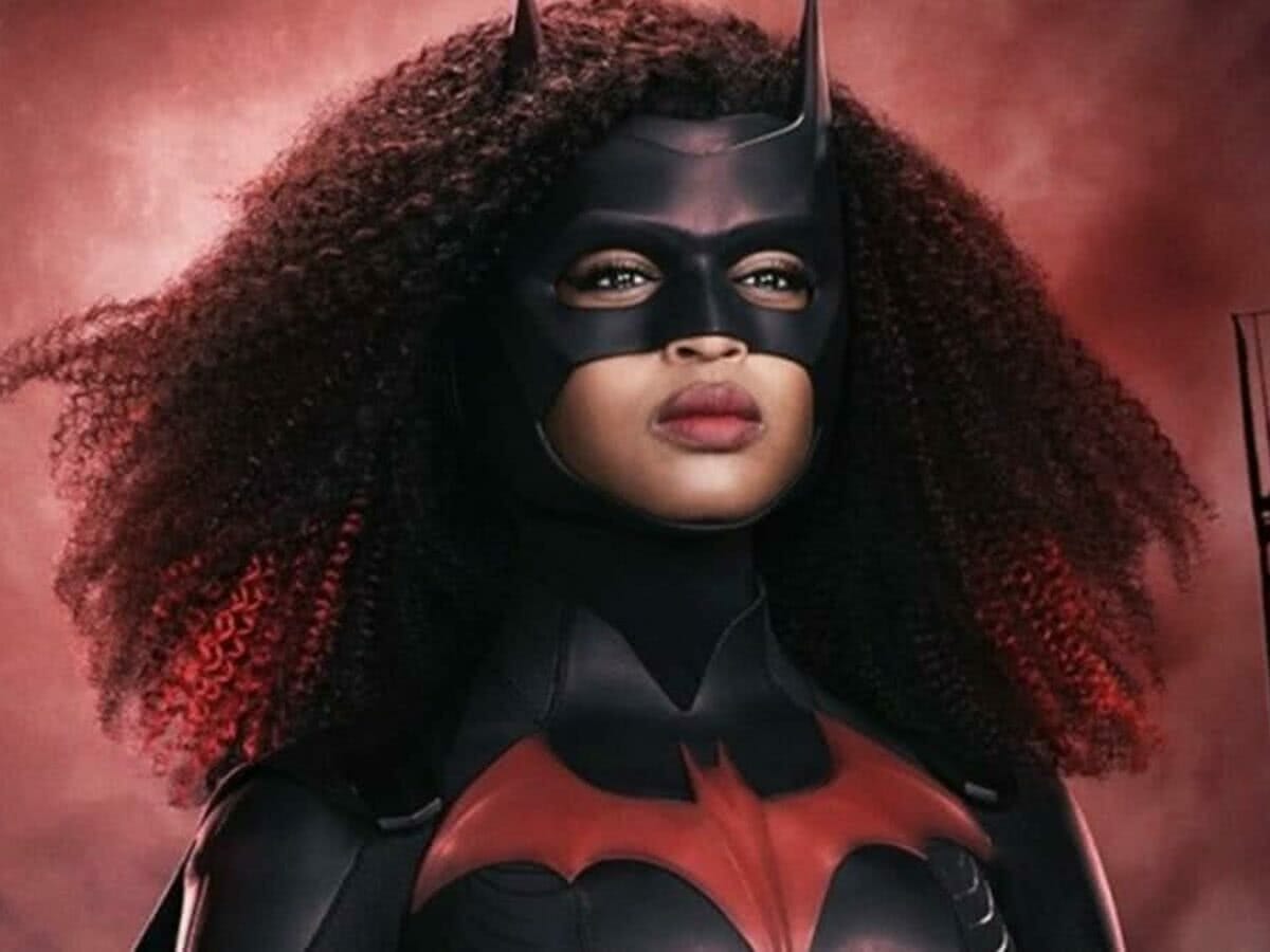 Estrela comenta cancelamento de Batwoman e revela se voltaria ao Arrowverso