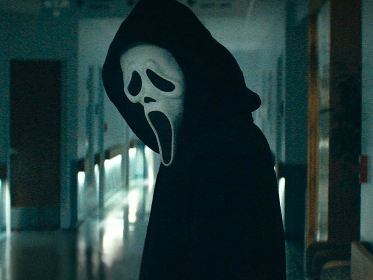 Ghostface está de volta em violento trailer de Pânico 5