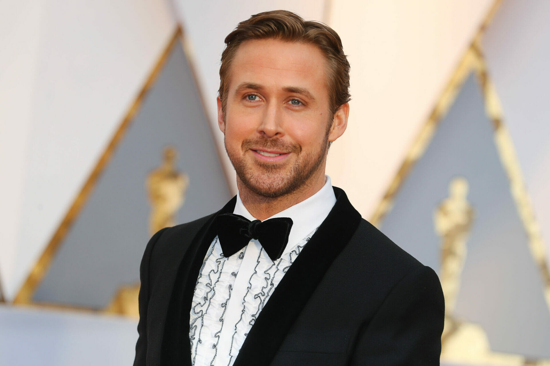 Ryan Gosling e Chris Evans aparecem em nova imagem de filme da Netflix; veja