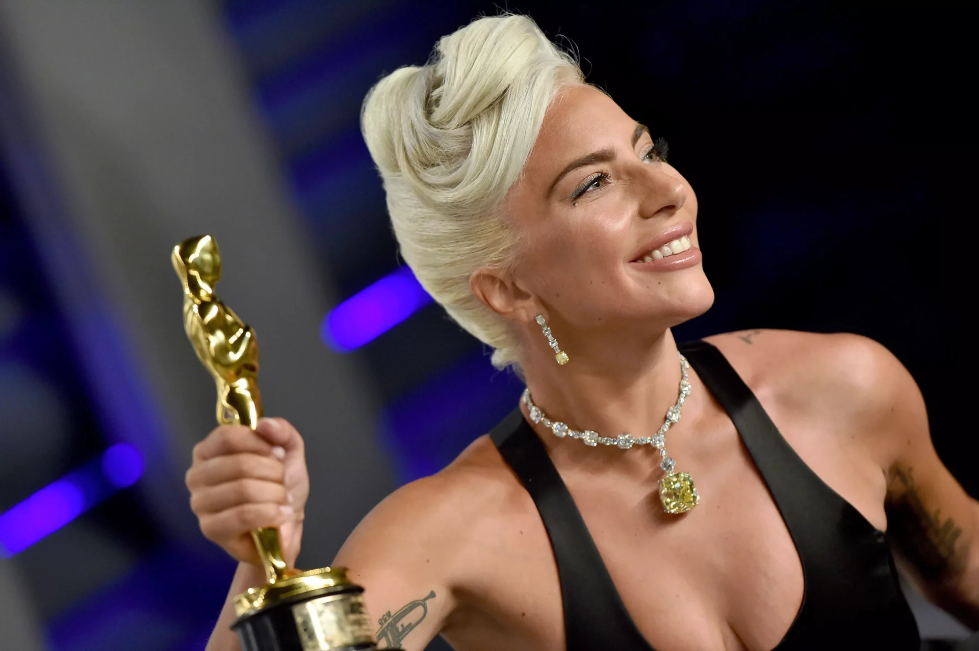 Diretor explica por que Lady Gaga abandonou filme com Brad Pitt