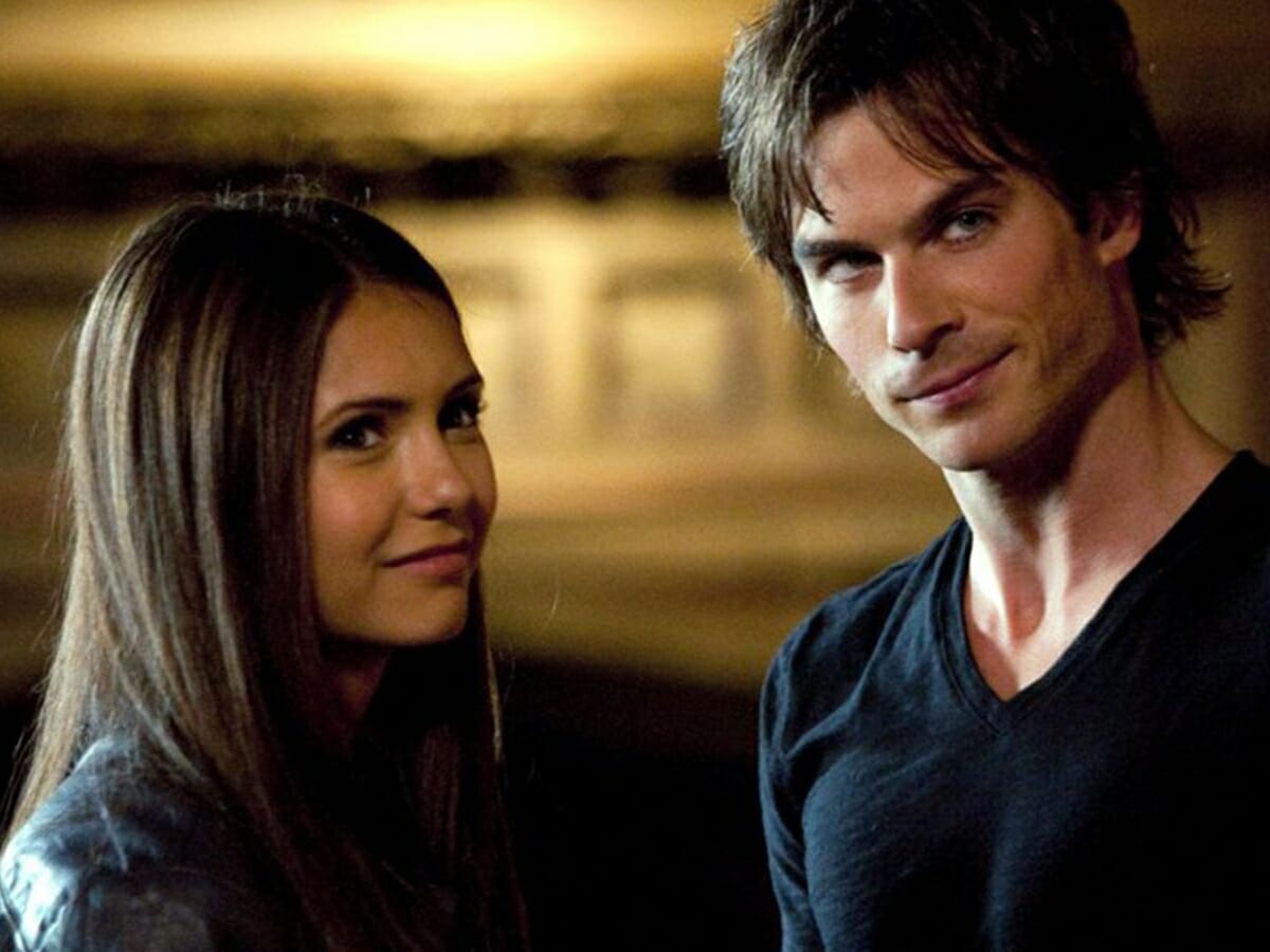 Damon e Elena são os personagens principais de The Vampire Diaries