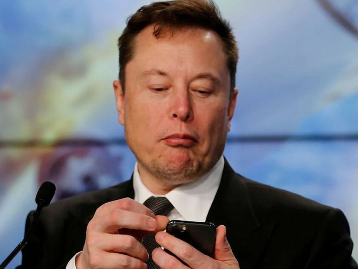 Elon Musk atualmente tenta comprar o Twitter
