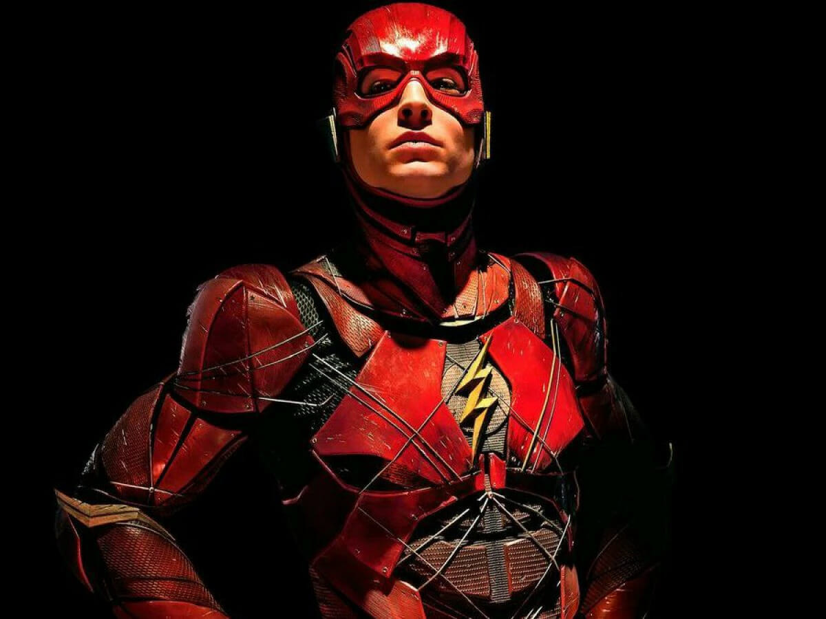 Ezra Miller como The Flash em pôster de Liga da Justiça.